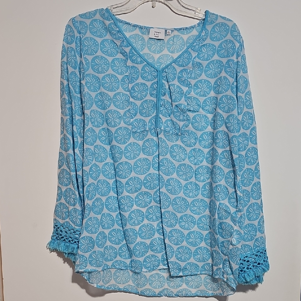 Crown & Ivy Beach Blue Sand Dollar Blouse Sz Medium 100% Cotton Resort